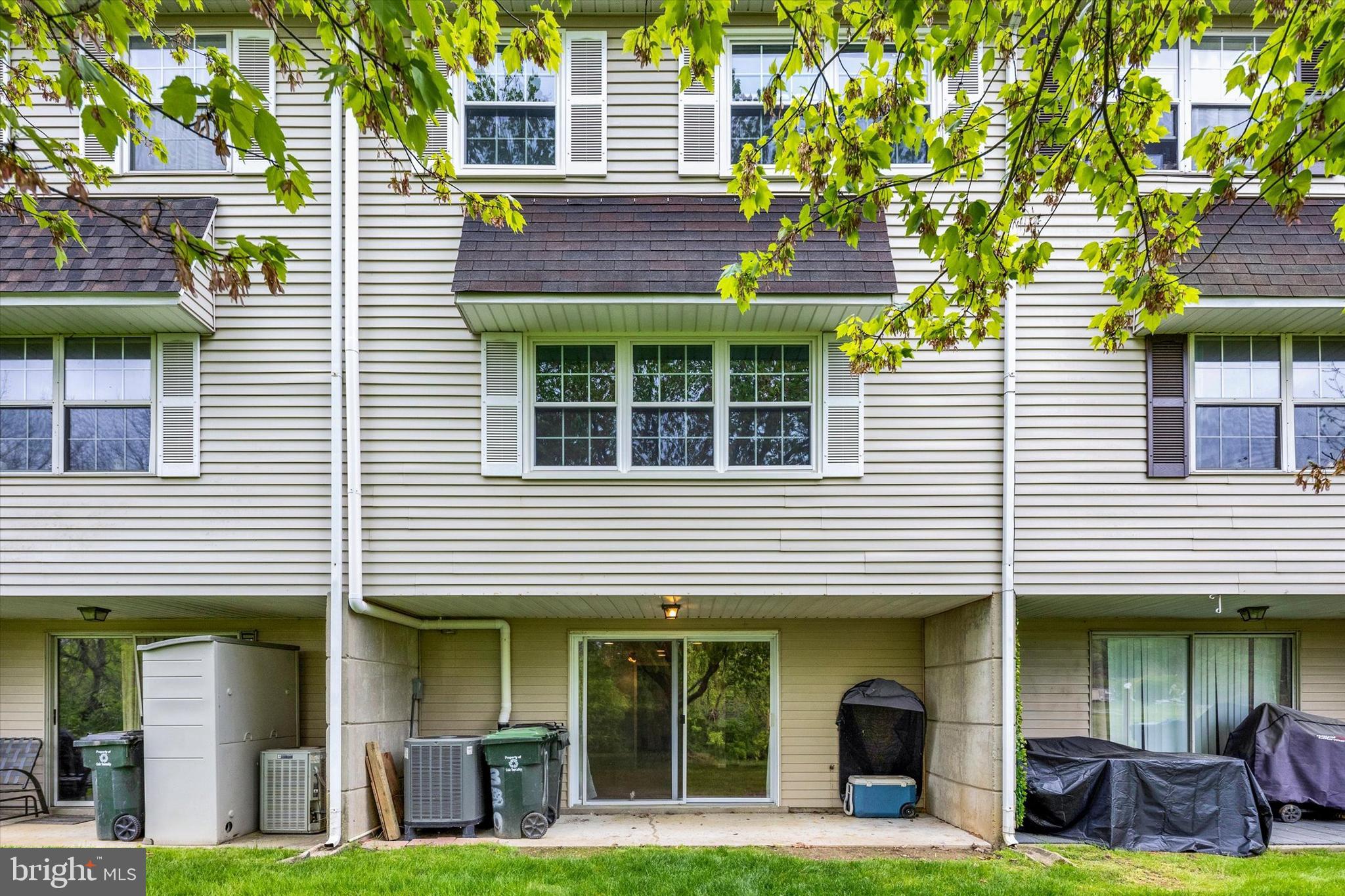 BEAVER RUN KNOLL - Residential