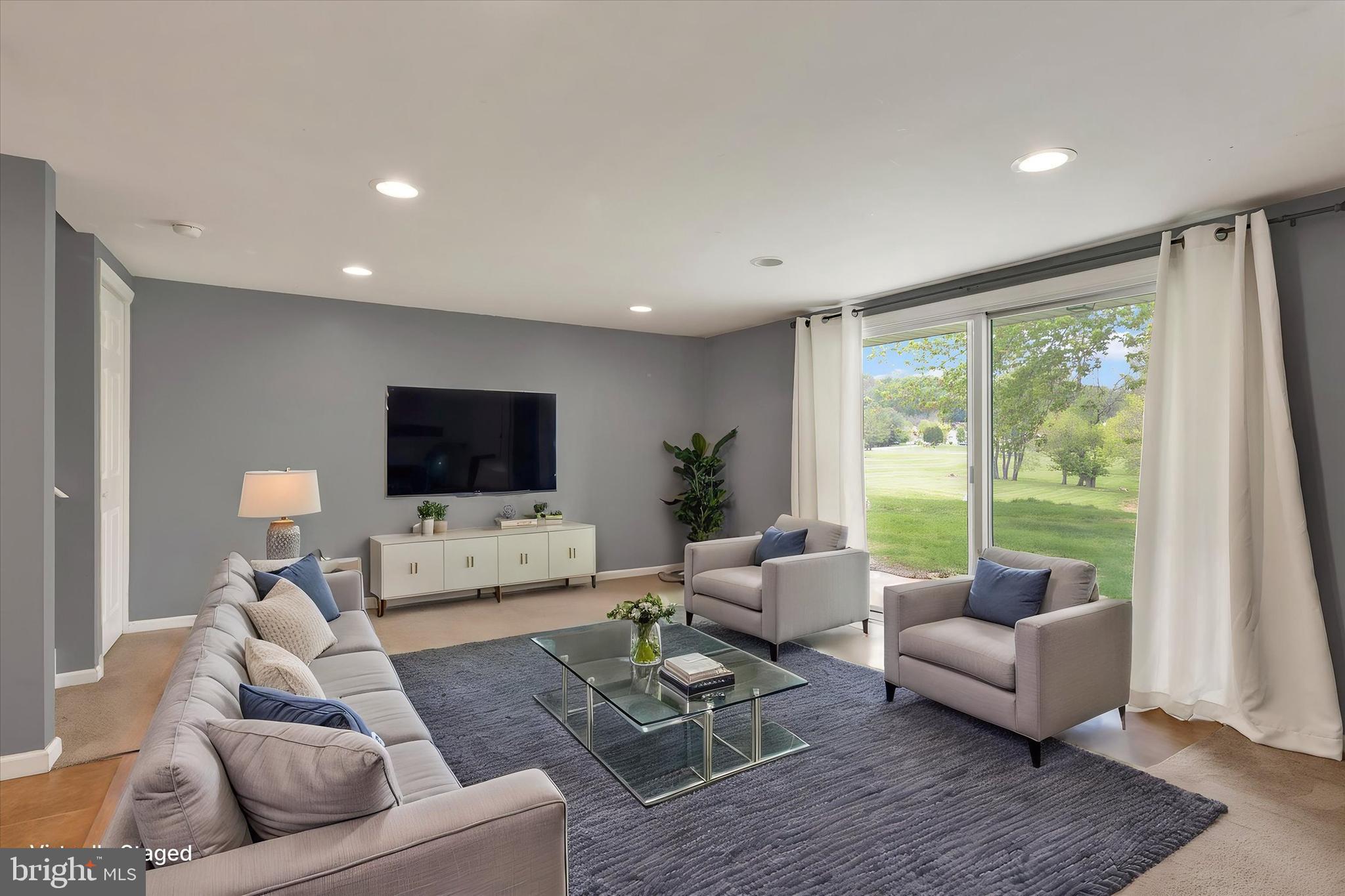 BEAVER RUN KNOLL - Residential