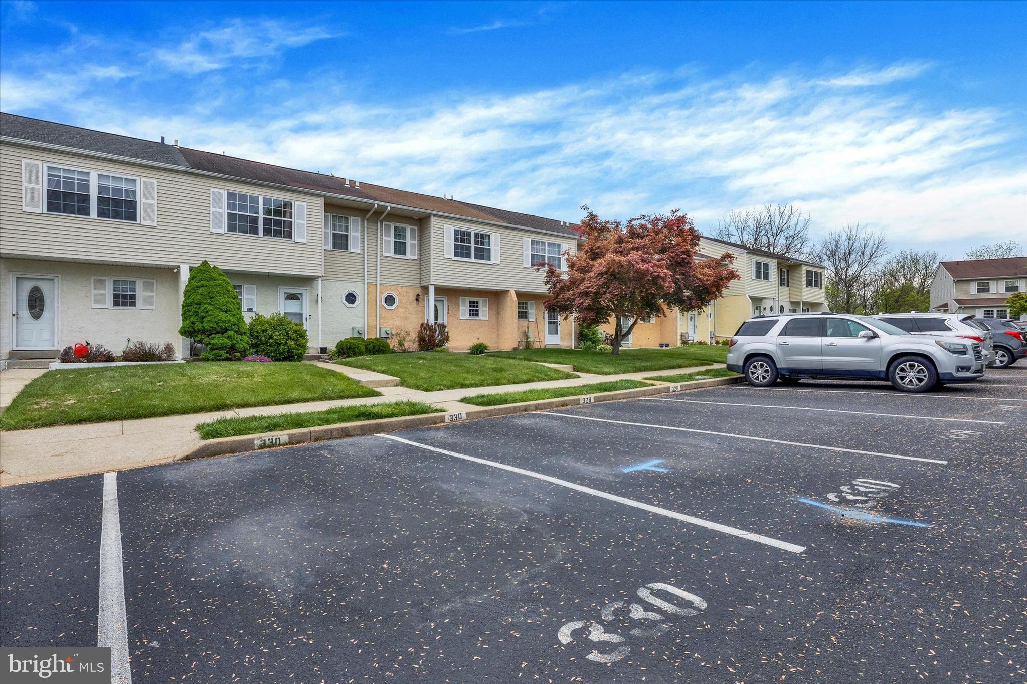 BEAVER RUN KNOLL - Residential