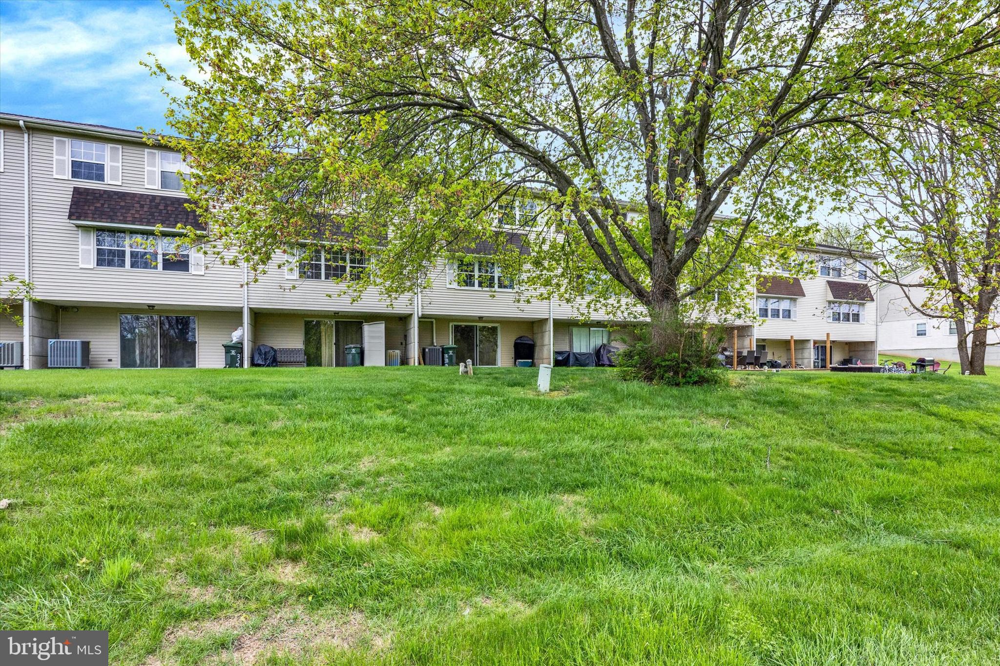 BEAVER RUN KNOLL - Residential