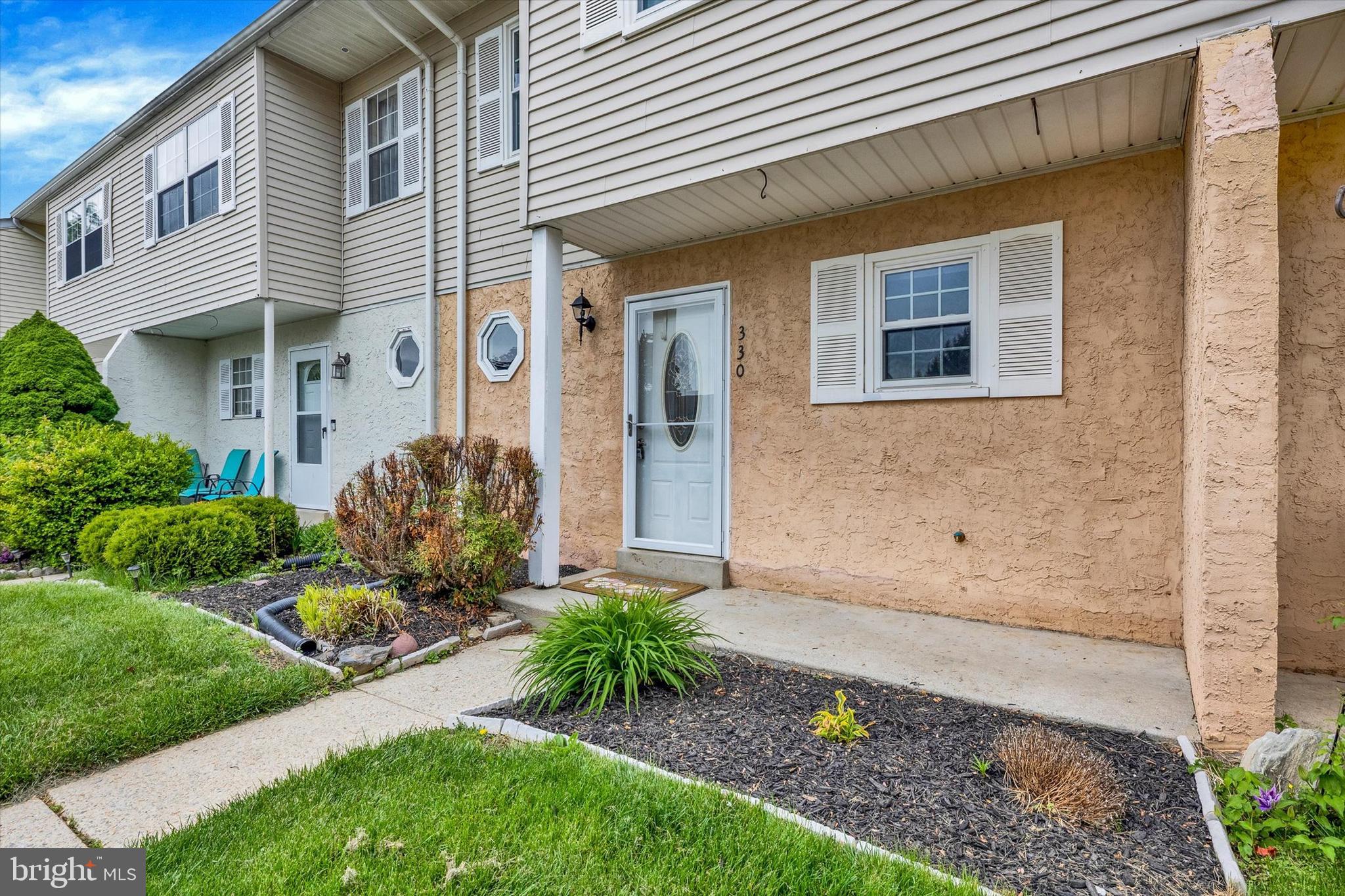 BEAVER RUN KNOLL - Residential
