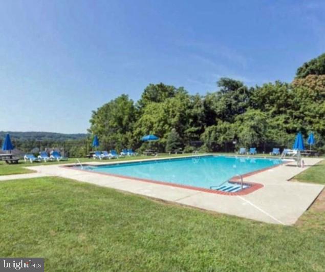 BEAVER RUN KNOLL - Residential