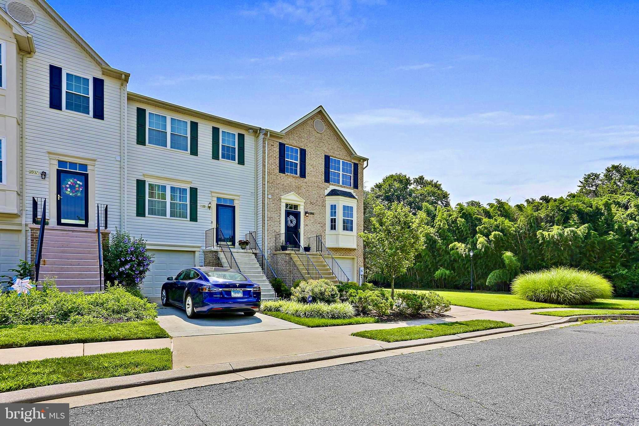 11941 HUNTERS RUN DRIVE