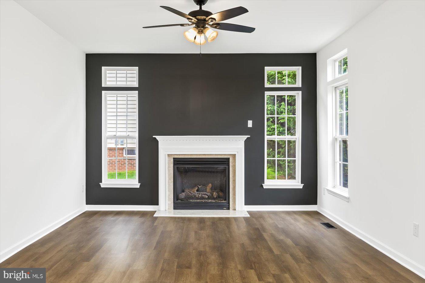 COUNTRY CLUB ESTATES - Residential