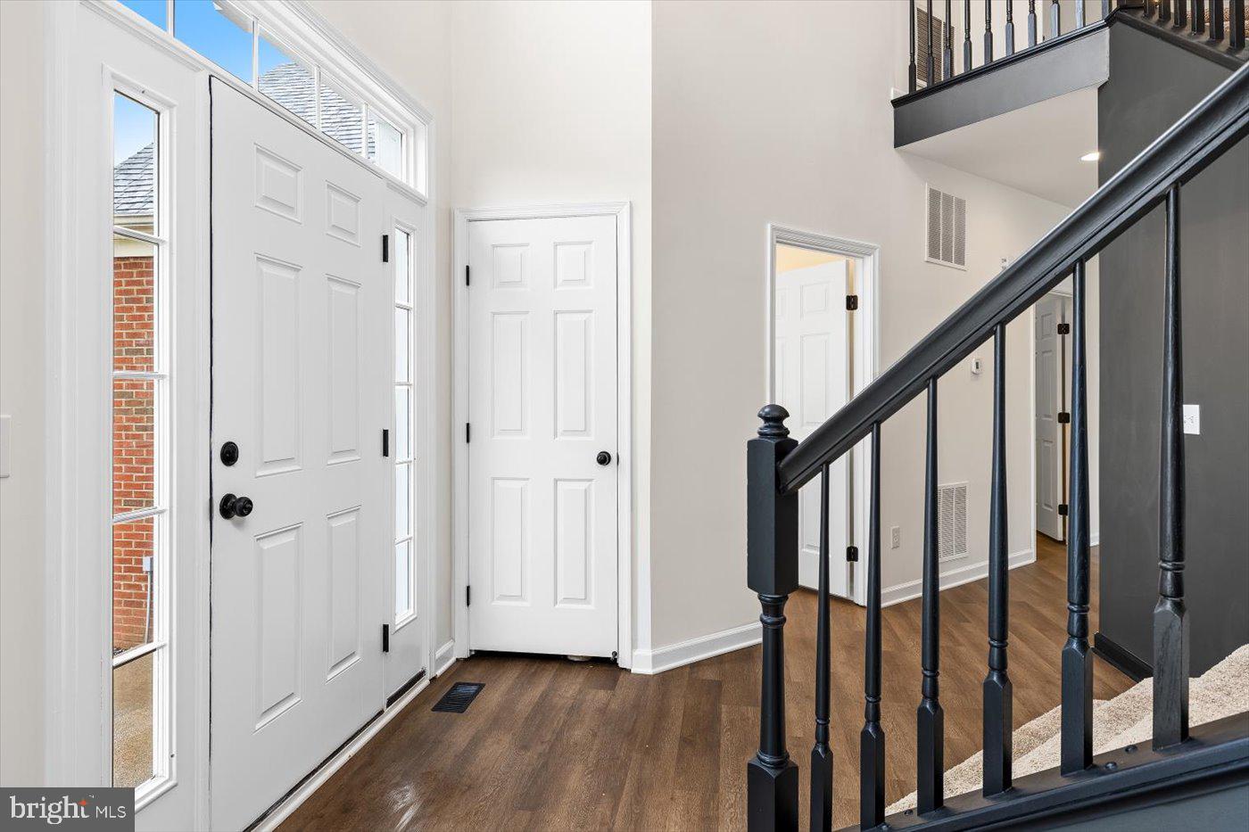 COUNTRY CLUB ESTATES - Residential