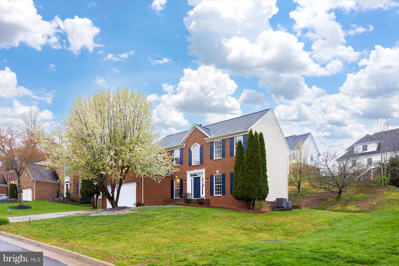 COUNTRY CLUB ESTATES - Residential