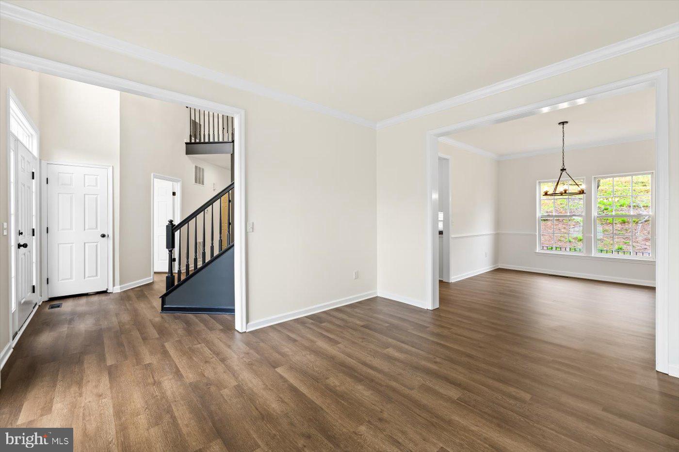 COUNTRY CLUB ESTATES - Residential