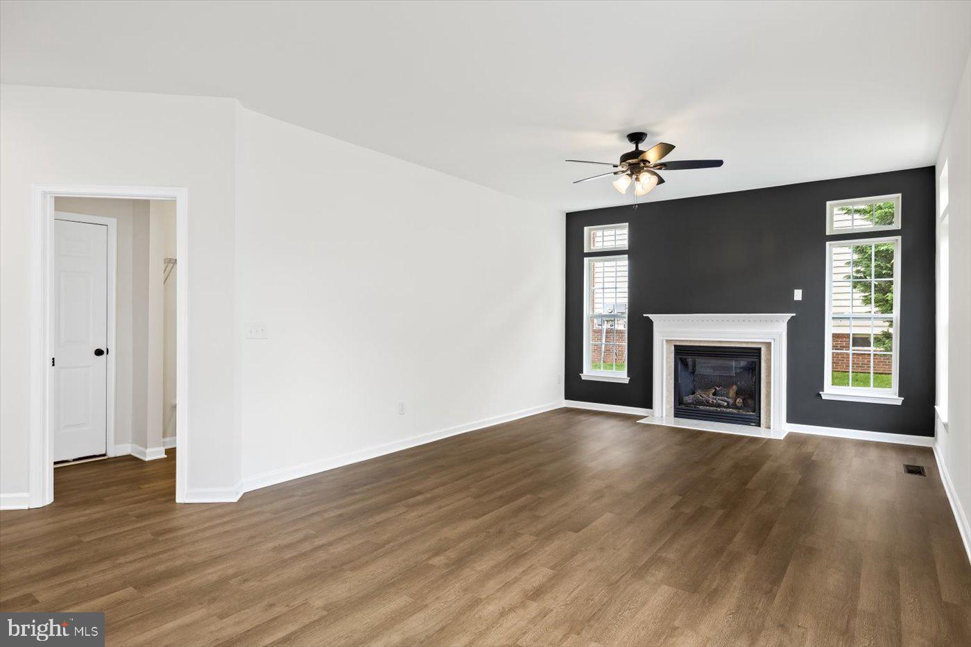 COUNTRY CLUB ESTATES - Residential