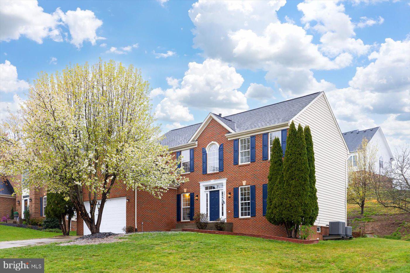 COUNTRY CLUB ESTATES - Residential