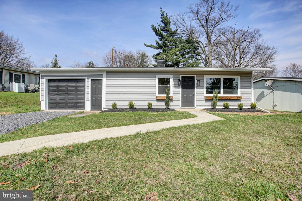 Photo of 67 5th Avenue, FAYETTEVILLE, PA 17222 (MLS # PAFL2033696)