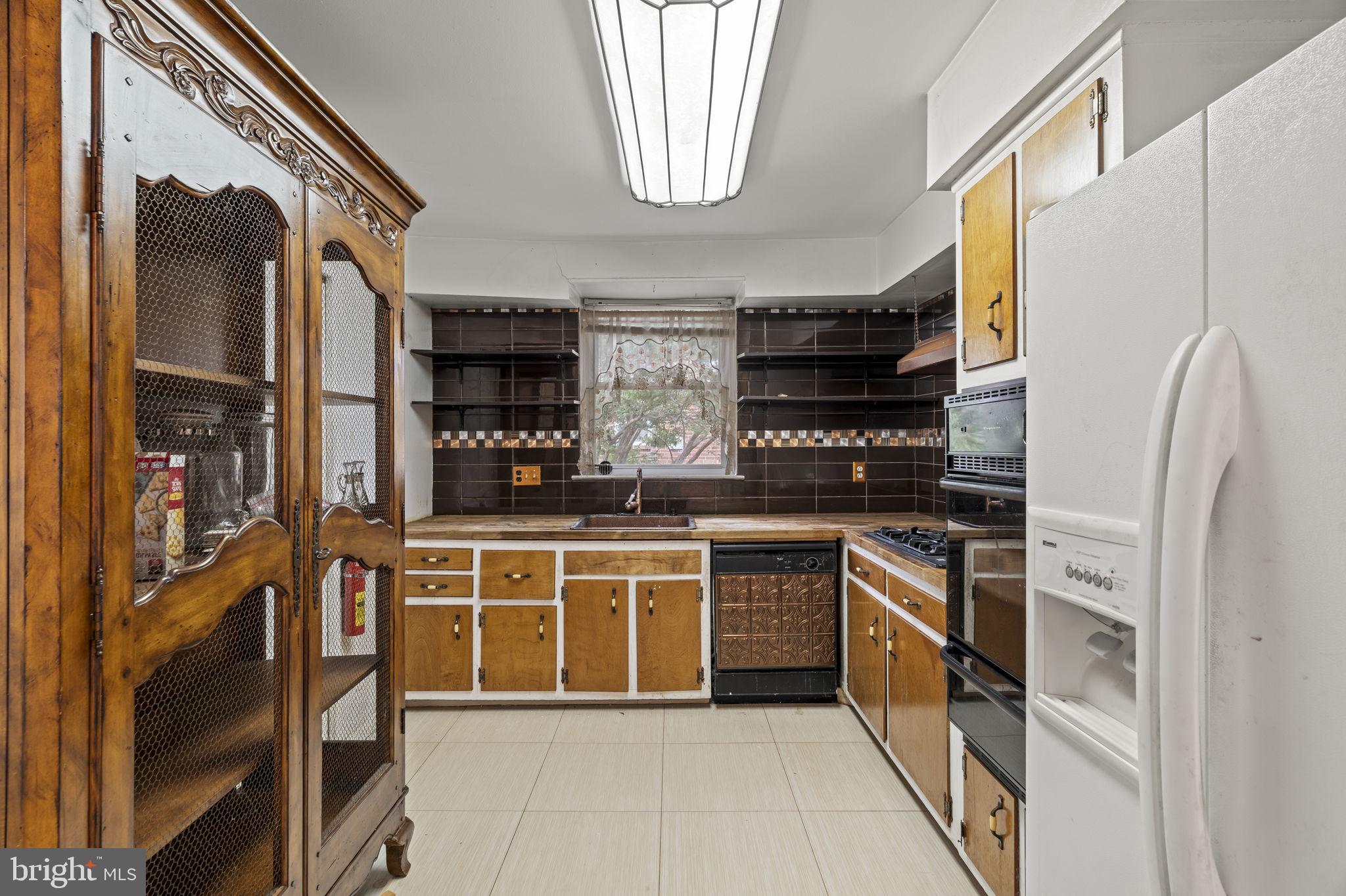 PHILADELPHIA (NORTHEAST) - Residential