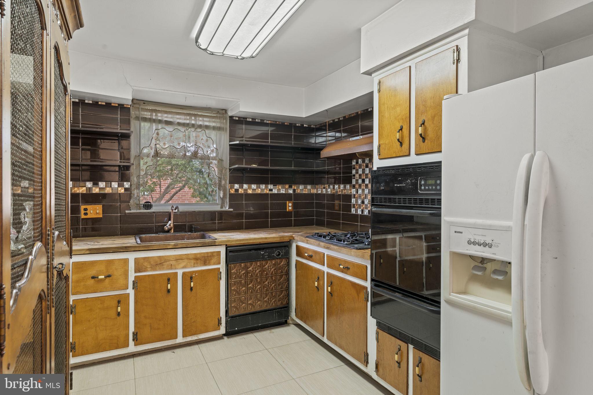 PHILADELPHIA (NORTHEAST) - Residential