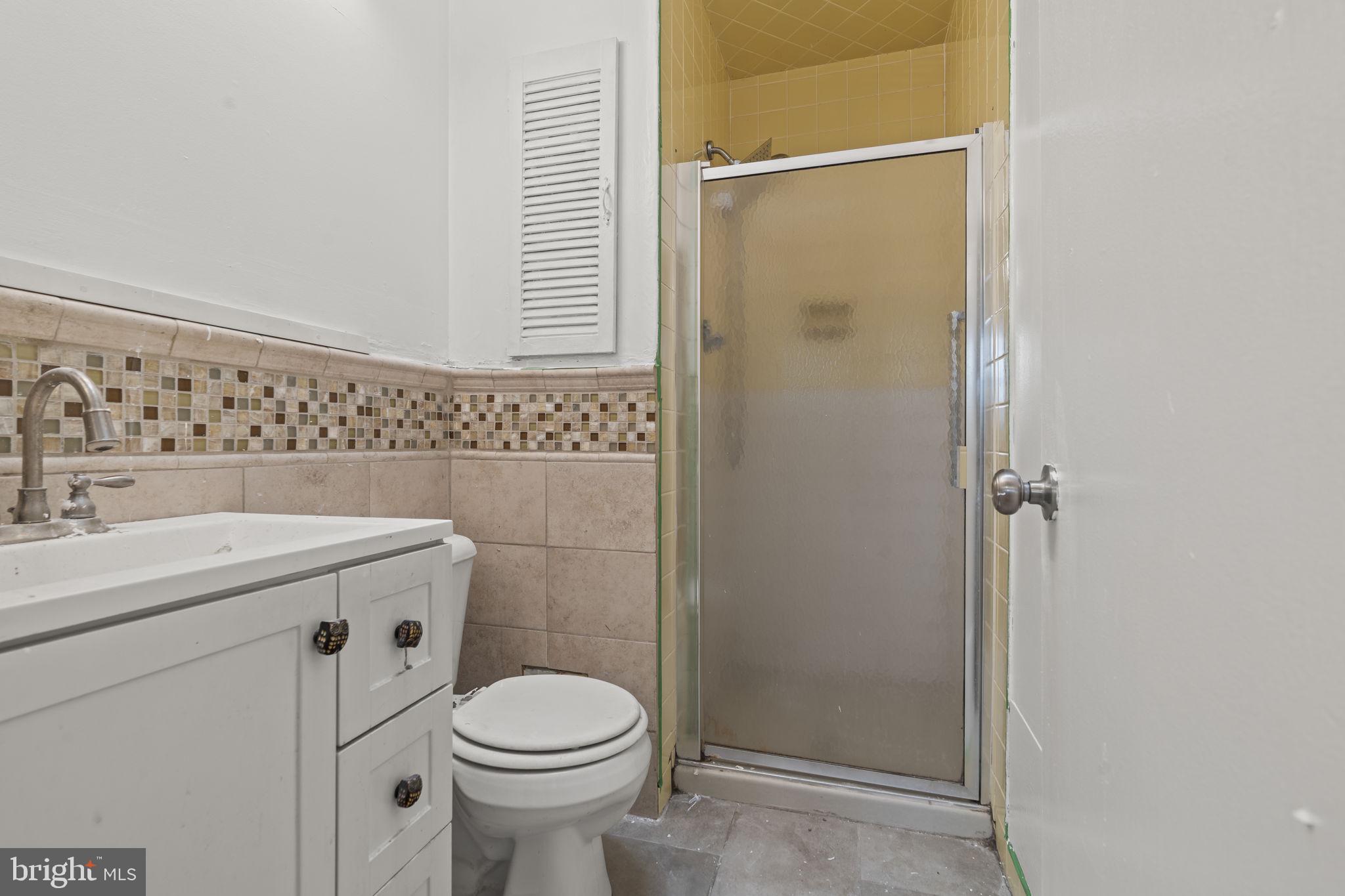 PHILADELPHIA (NORTHEAST) - Residential