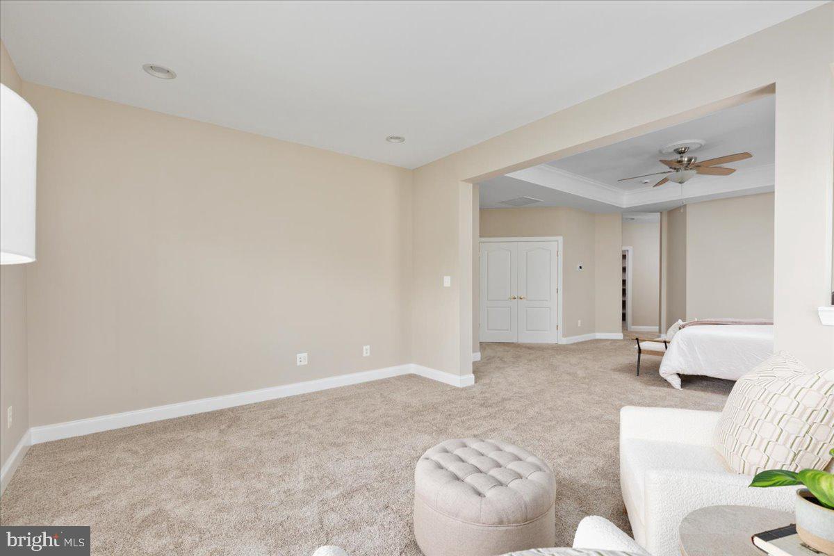 SOUTHERN WALK AT BROADLANDS - Residential