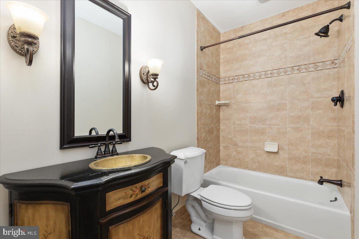 SOUTHERN WALK AT BROADLANDS - Residential