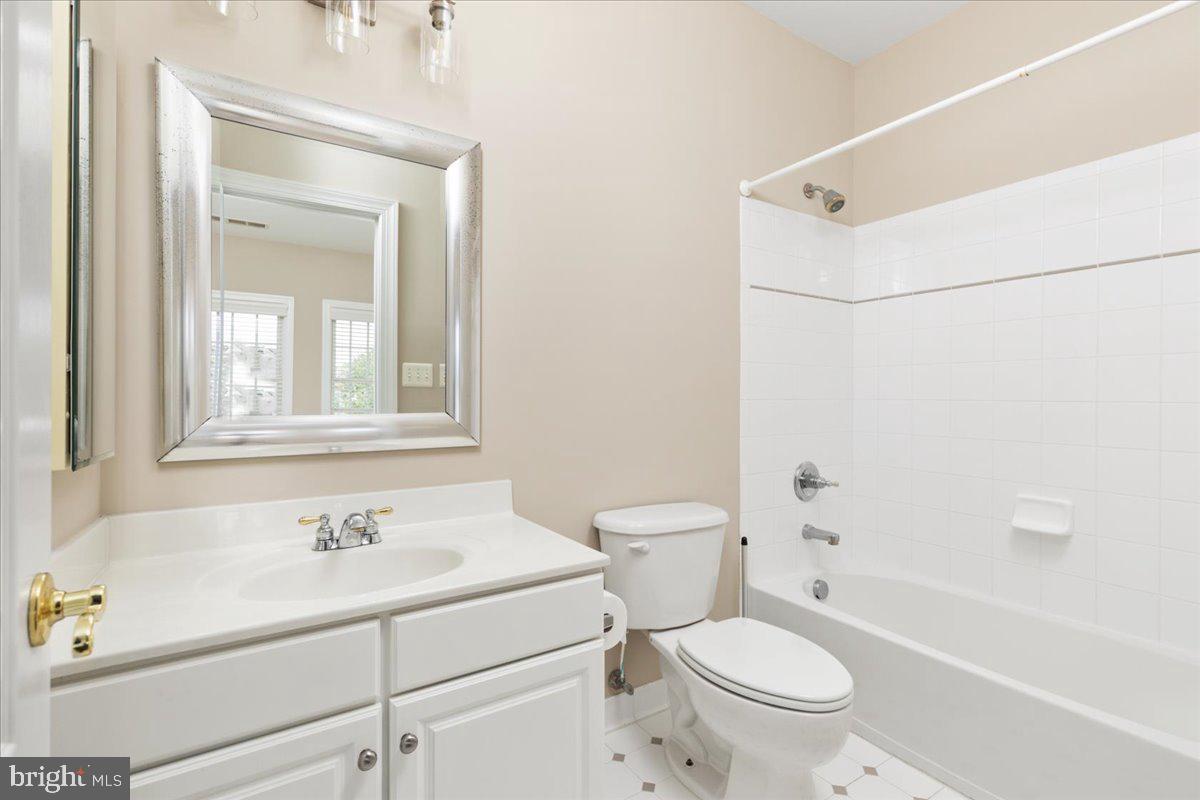 SOUTHERN WALK AT BROADLANDS - Residential