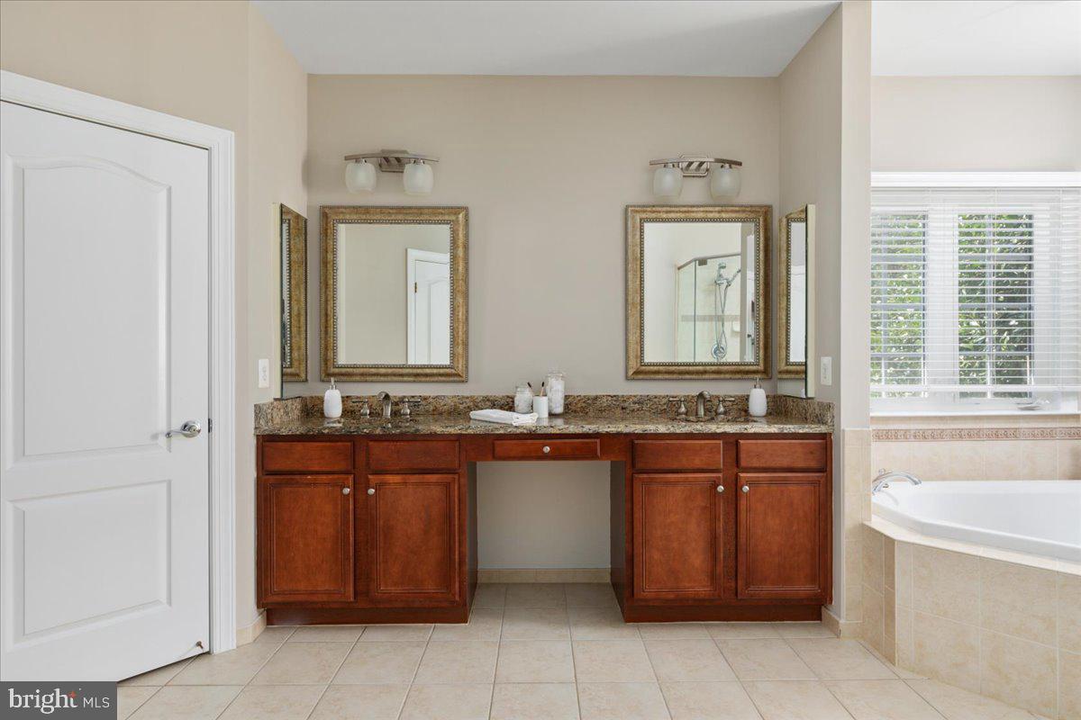 SOUTHERN WALK AT BROADLANDS - Residential