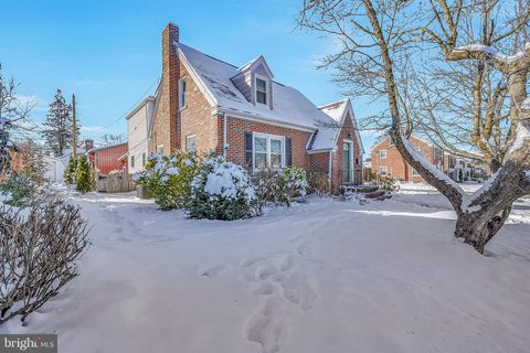 Homes For Sale - 630 N 2nd Street<br/> EMMAUS, PA 18049