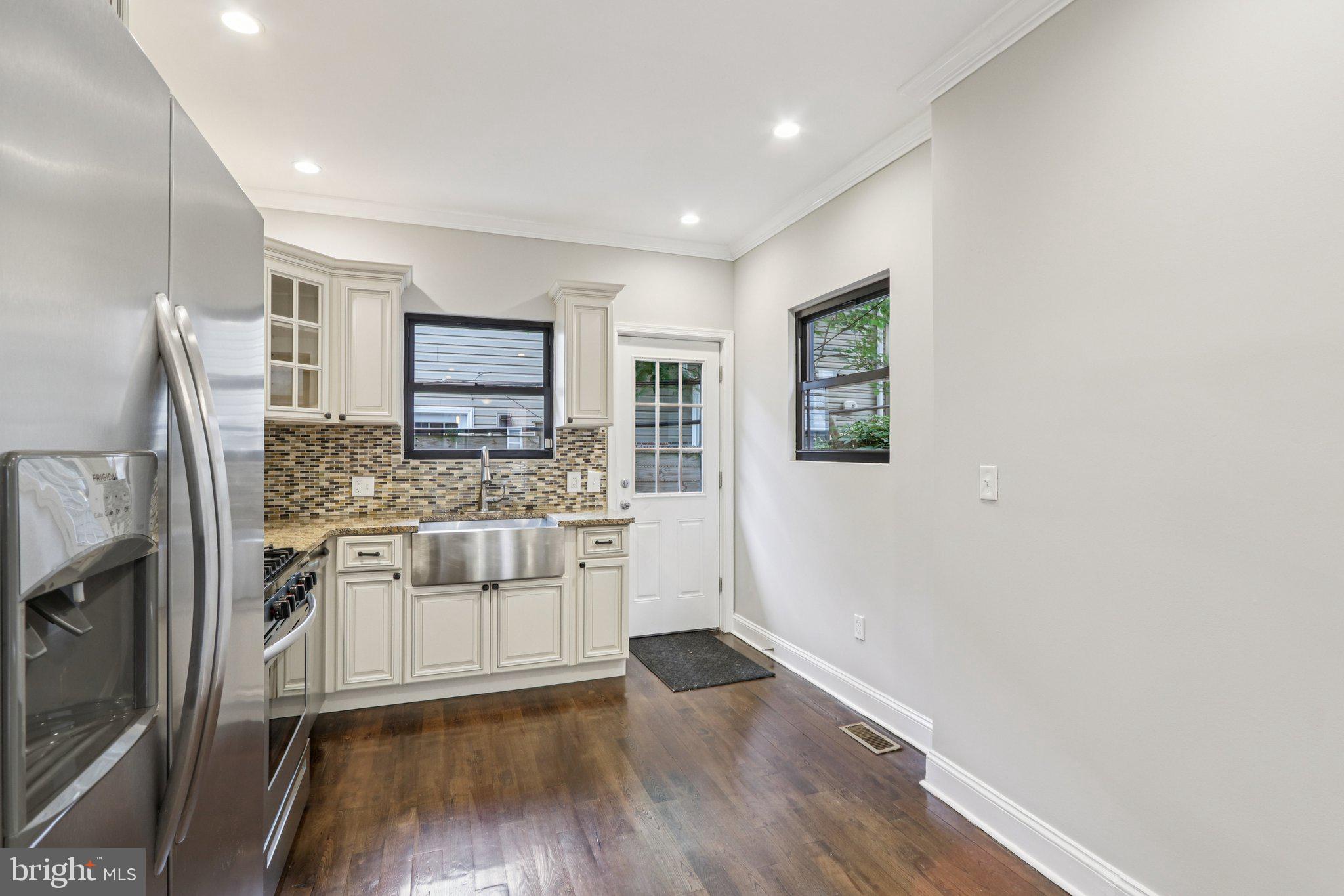 POINT BREEZE - Residential