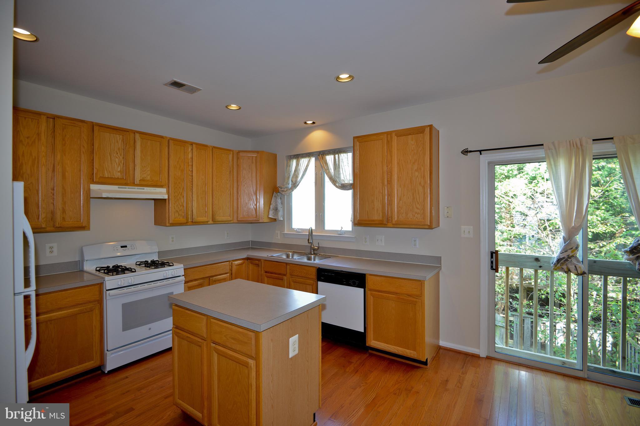 LEE OVERLOOK - Residential