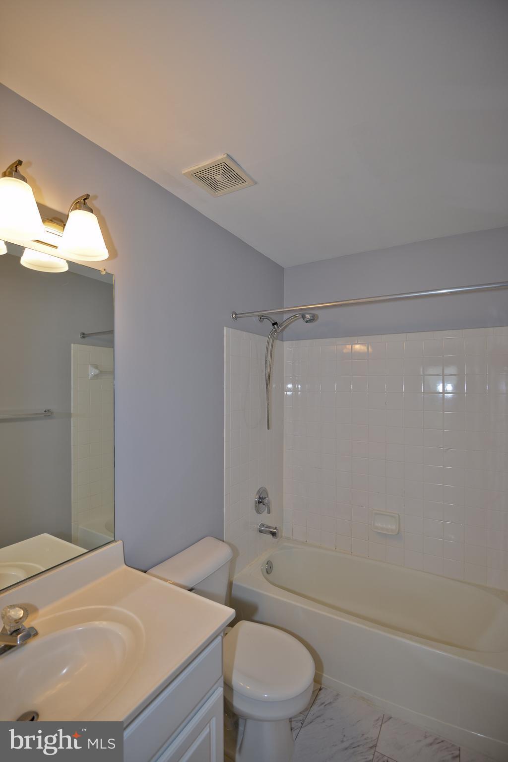 LEE OVERLOOK - Residential