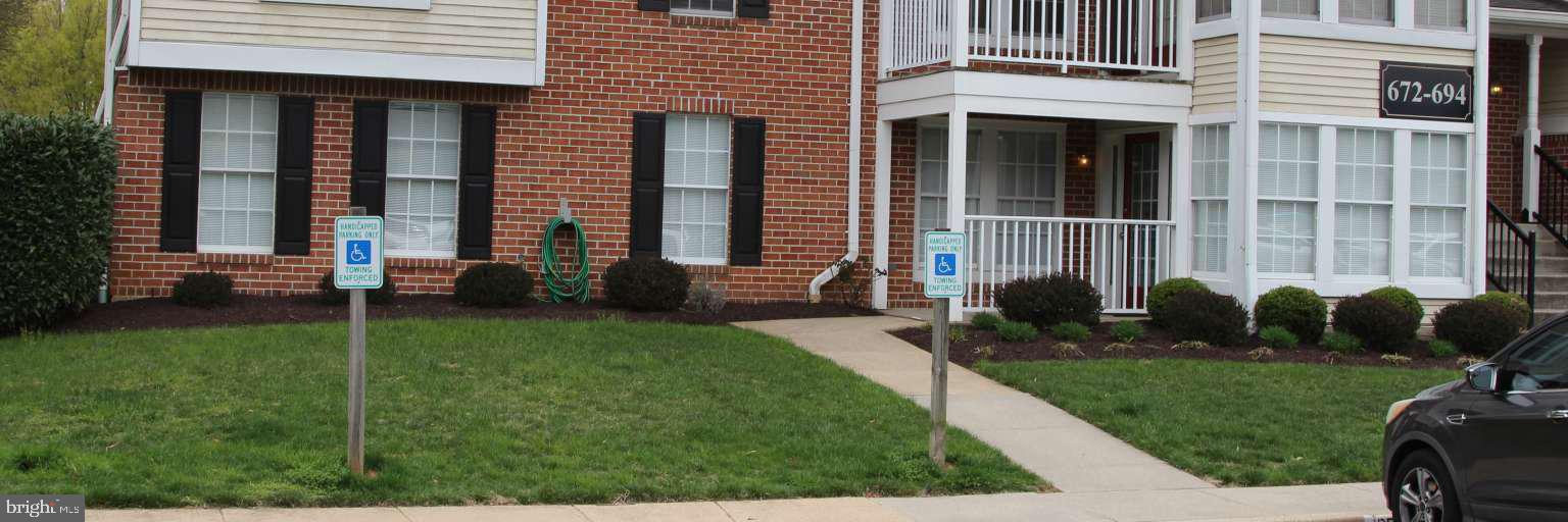 672 JUPITER HILLS COURT