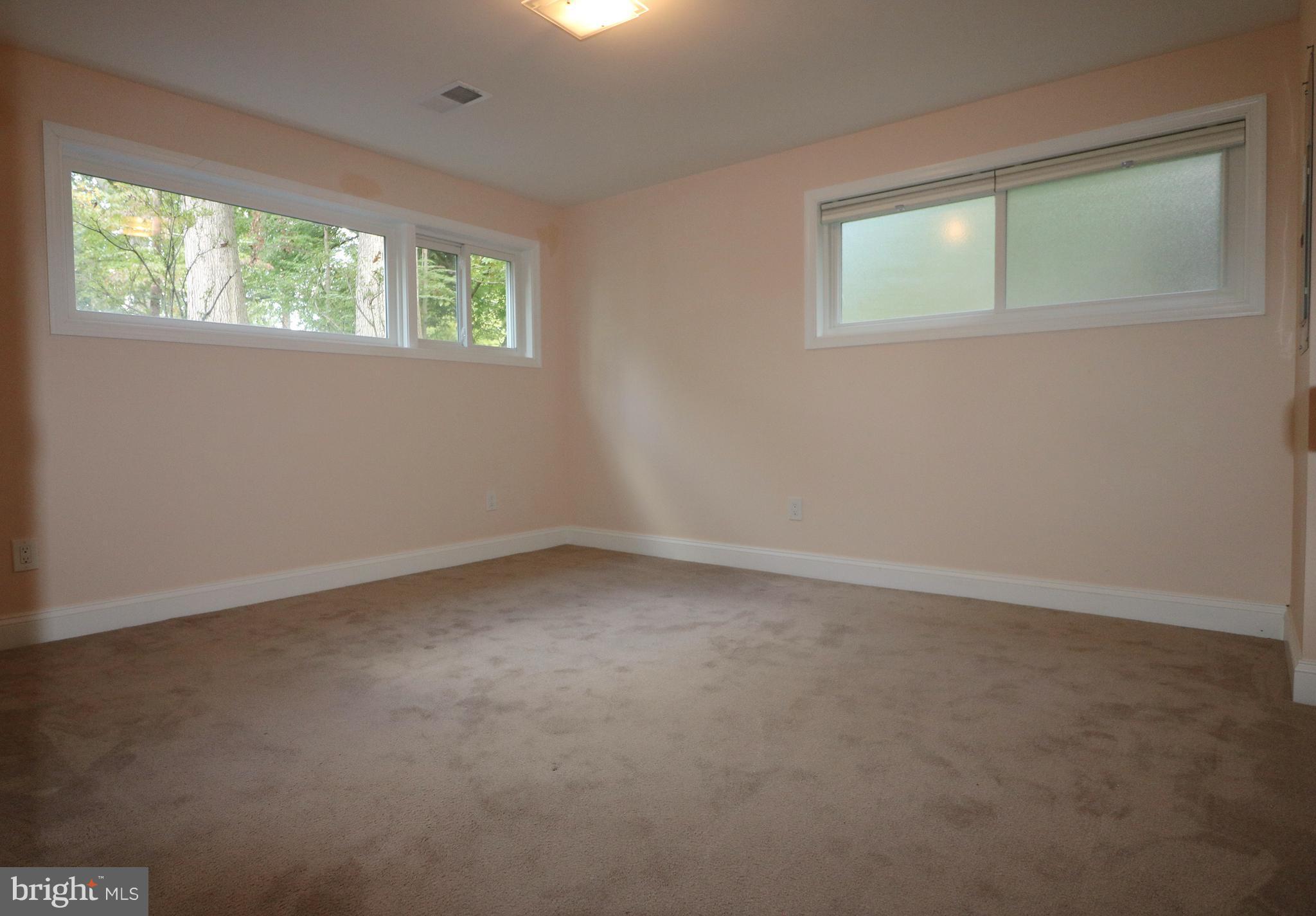 WOODHAVEN - Residential Lease