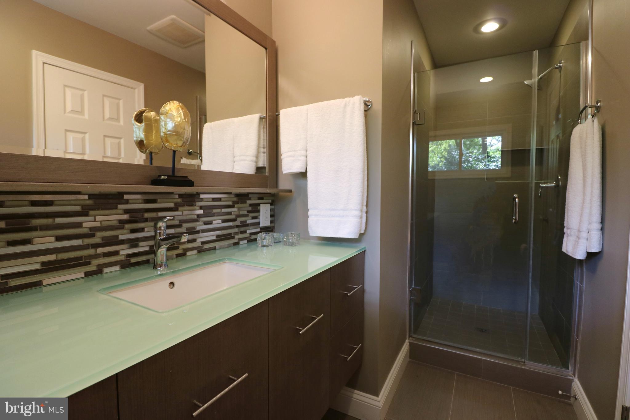 WOODHAVEN - Residential Lease