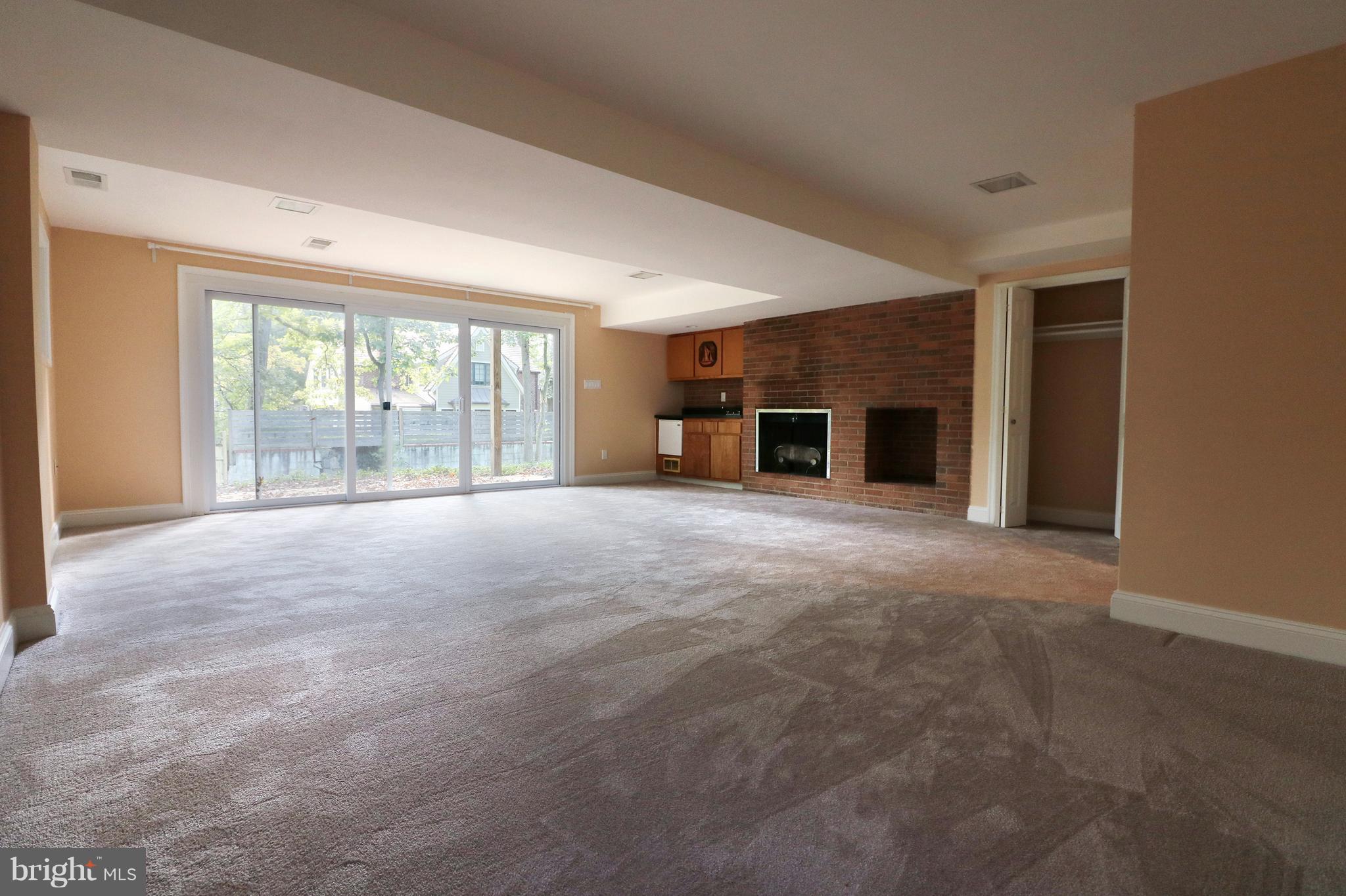 WOODHAVEN - Residential Lease