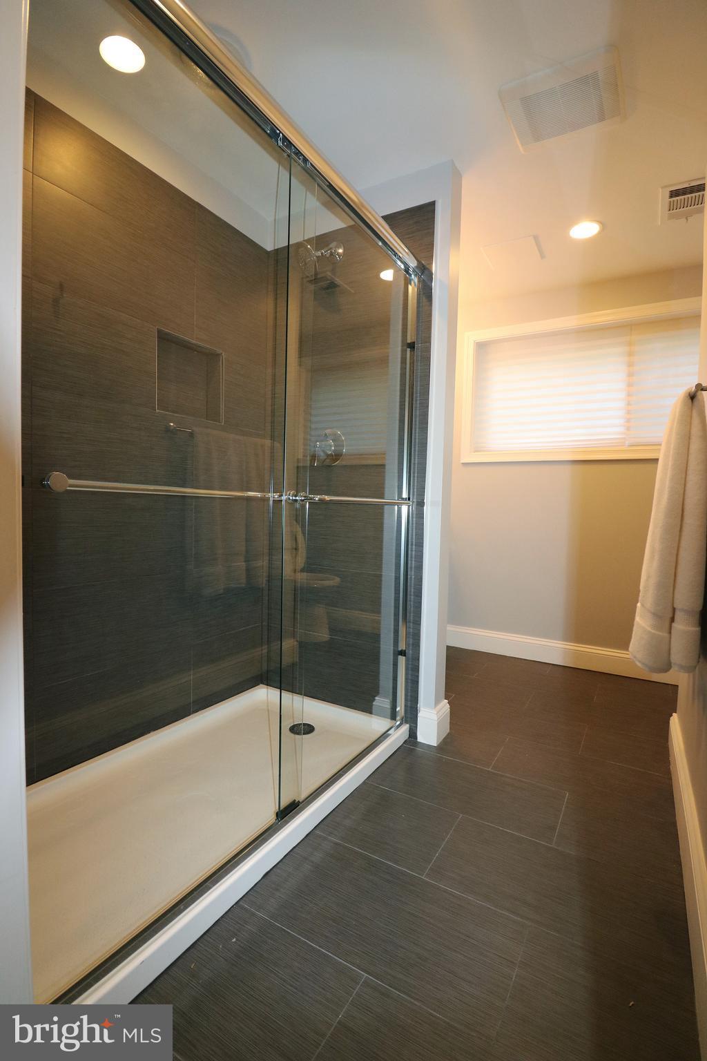 WOODHAVEN - Residential Lease