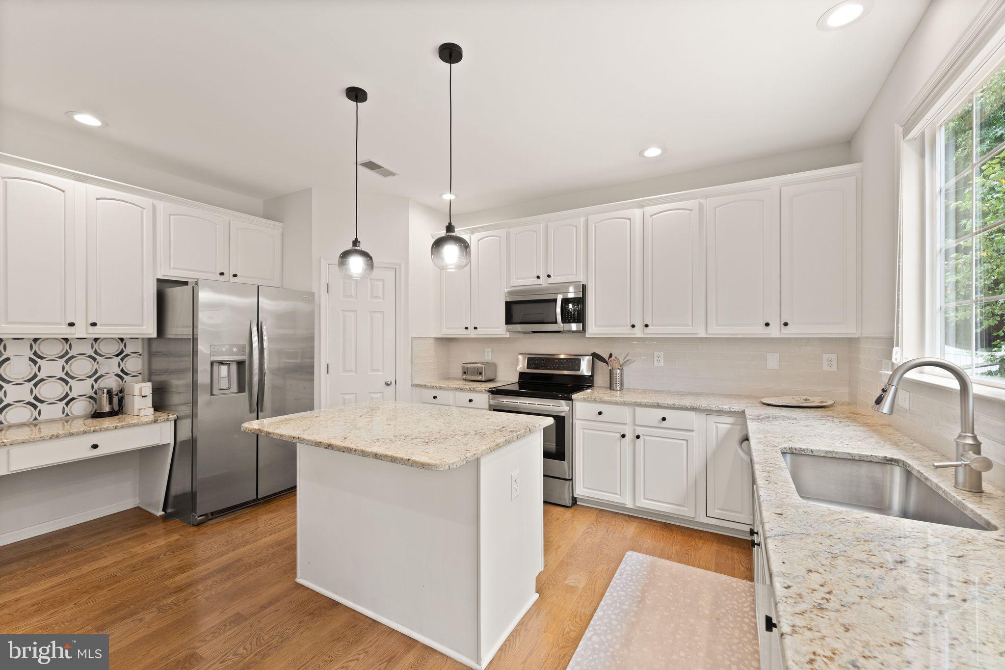 LOWES POINT - Residential