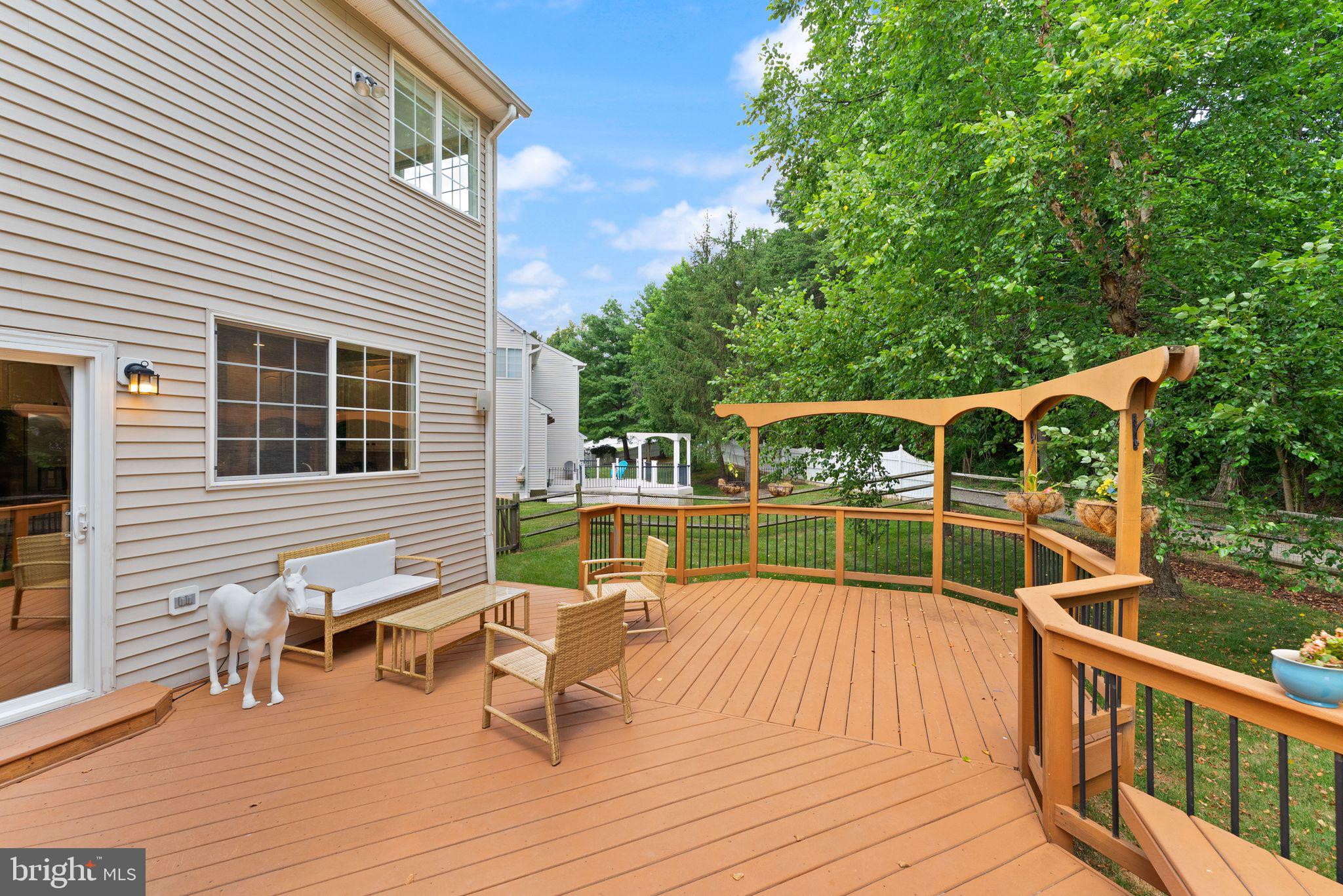 LOWES POINT - Residential