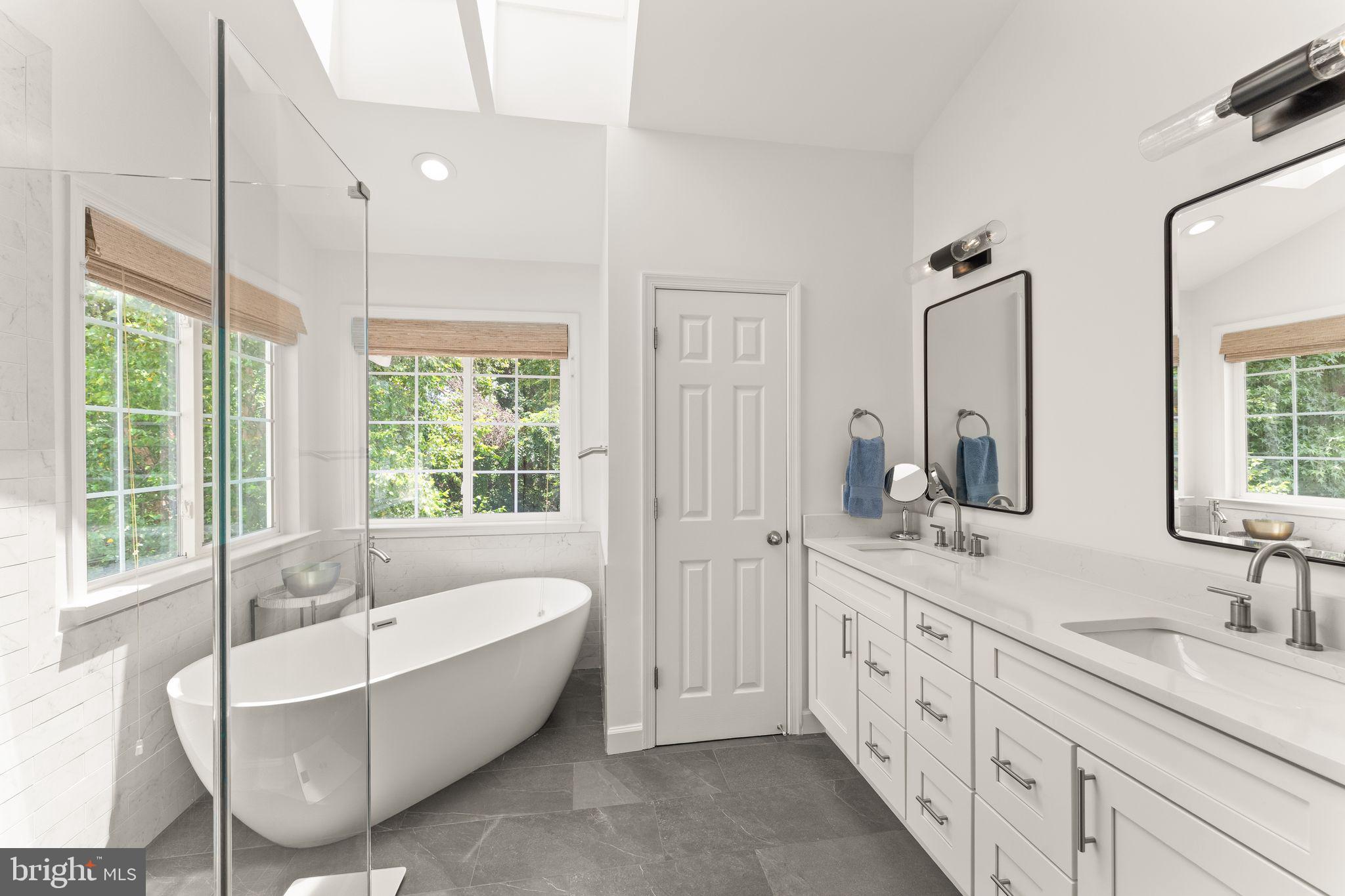 LOWES POINT - Residential