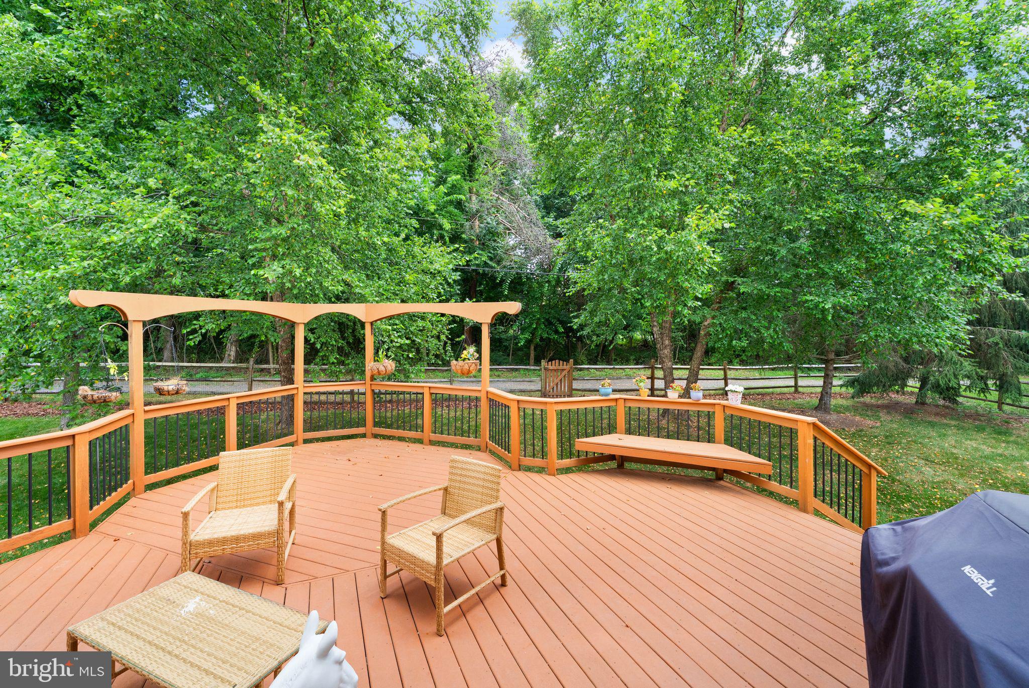 LOWES POINT - Residential