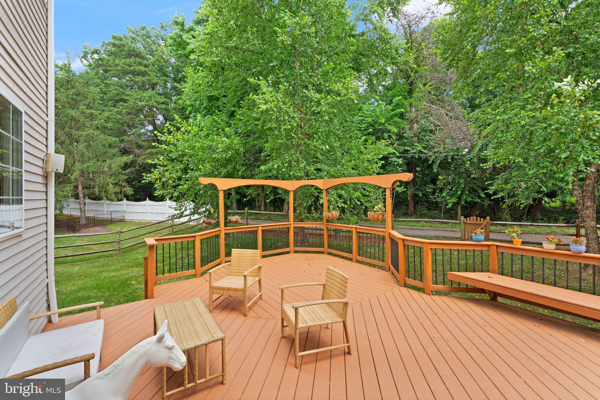 LOWES POINT - Residential