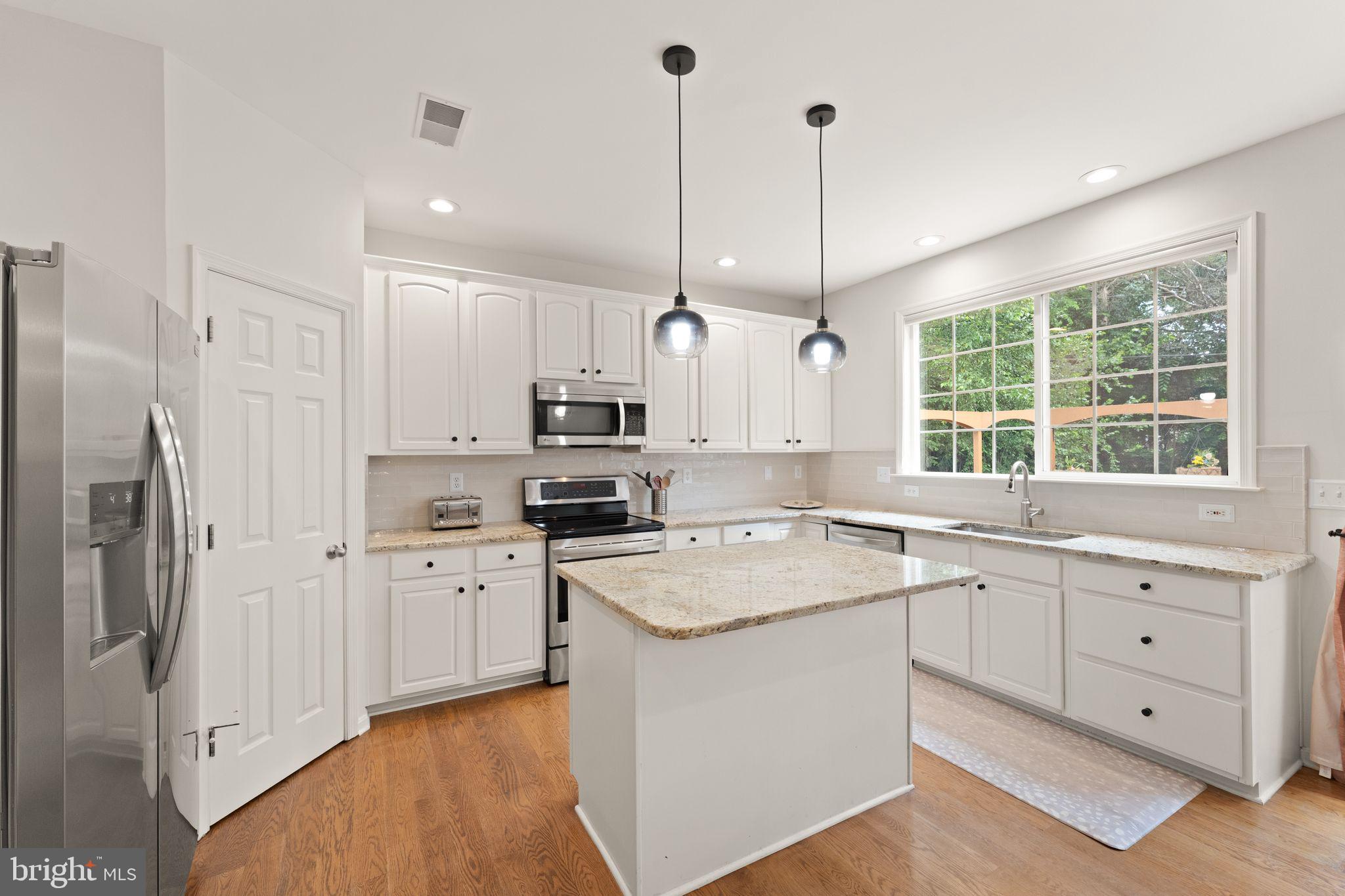 LOWES POINT - Residential