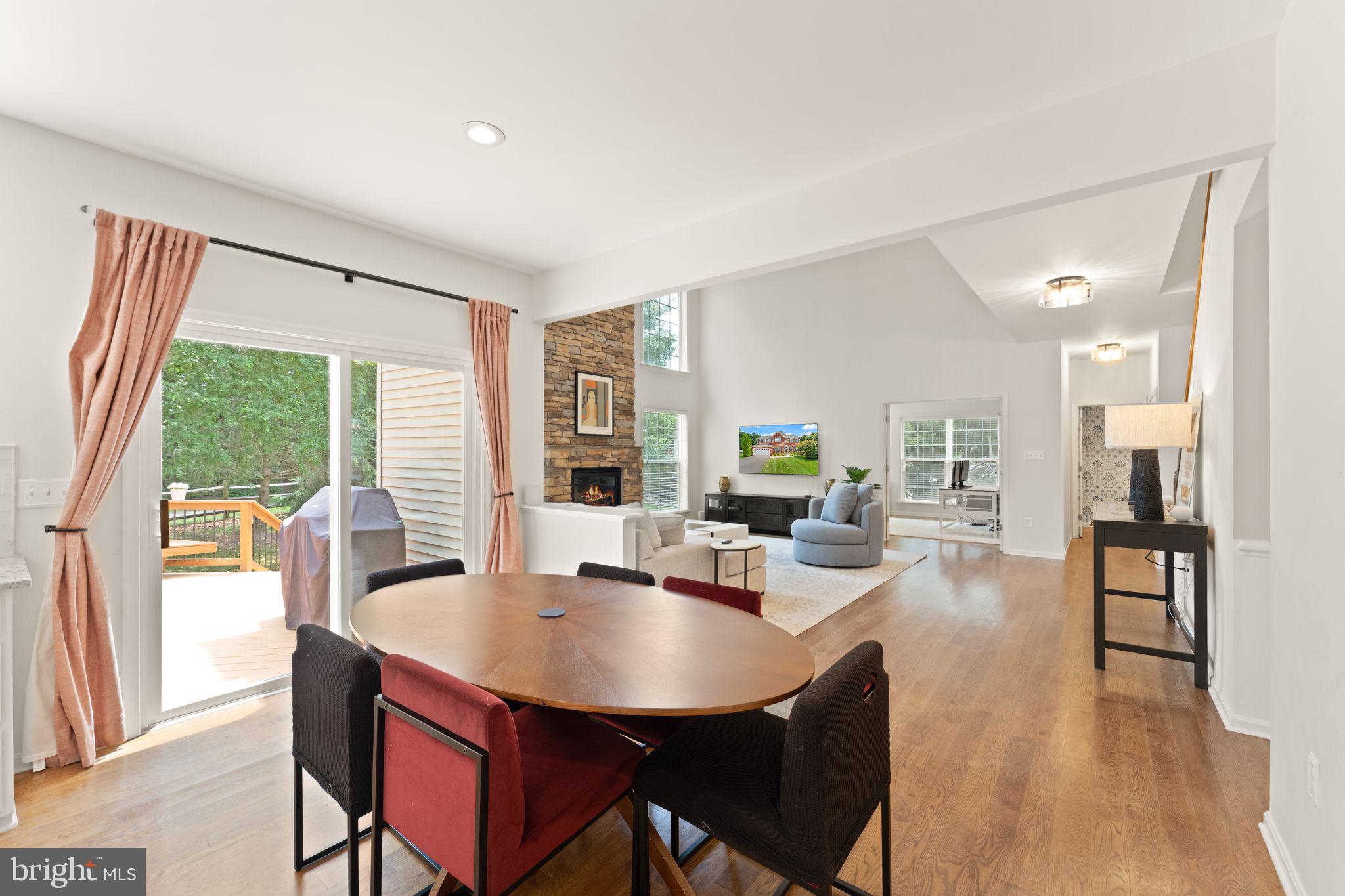 LOWES POINT - Residential