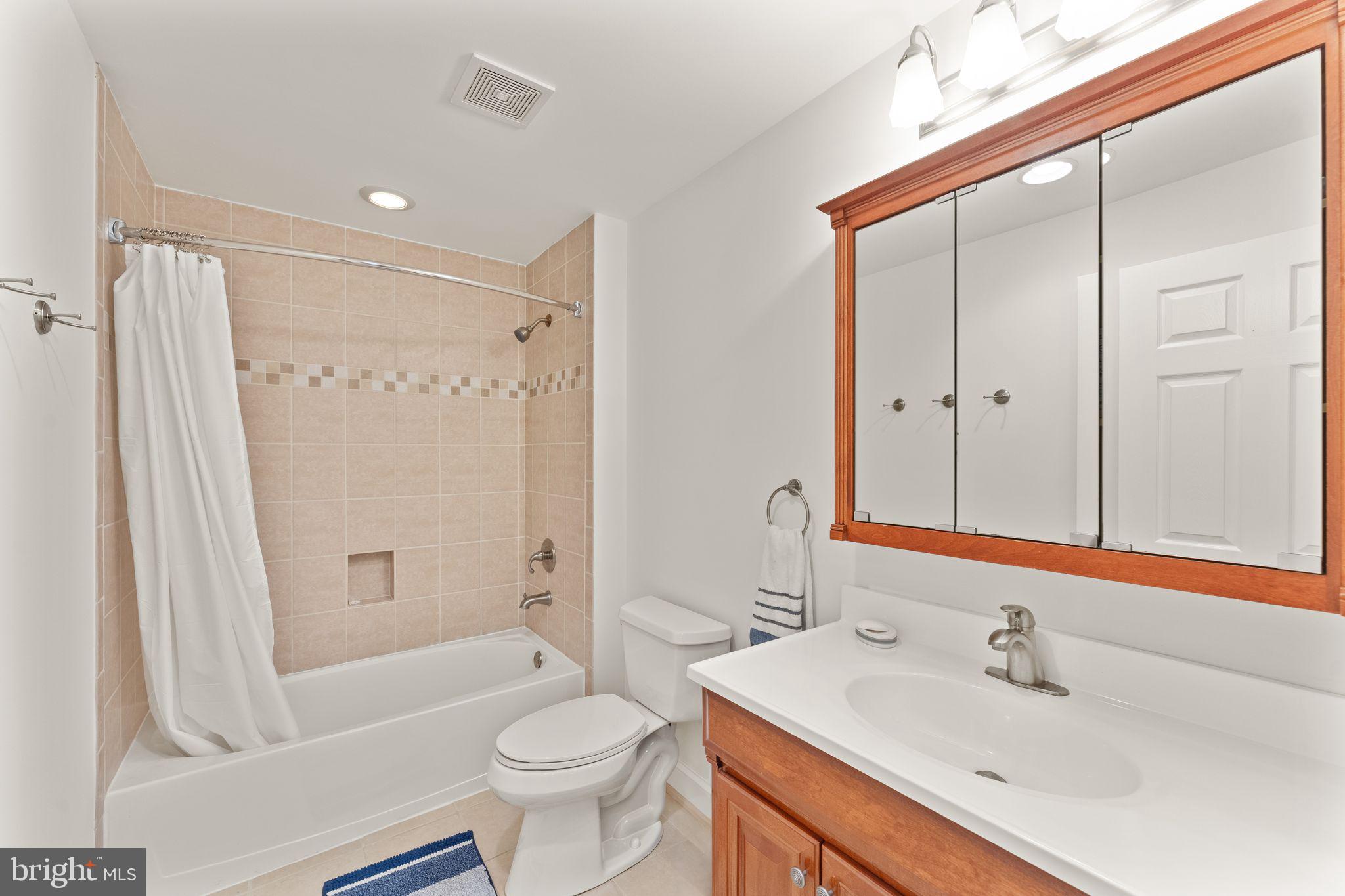 LOWES POINT - Residential