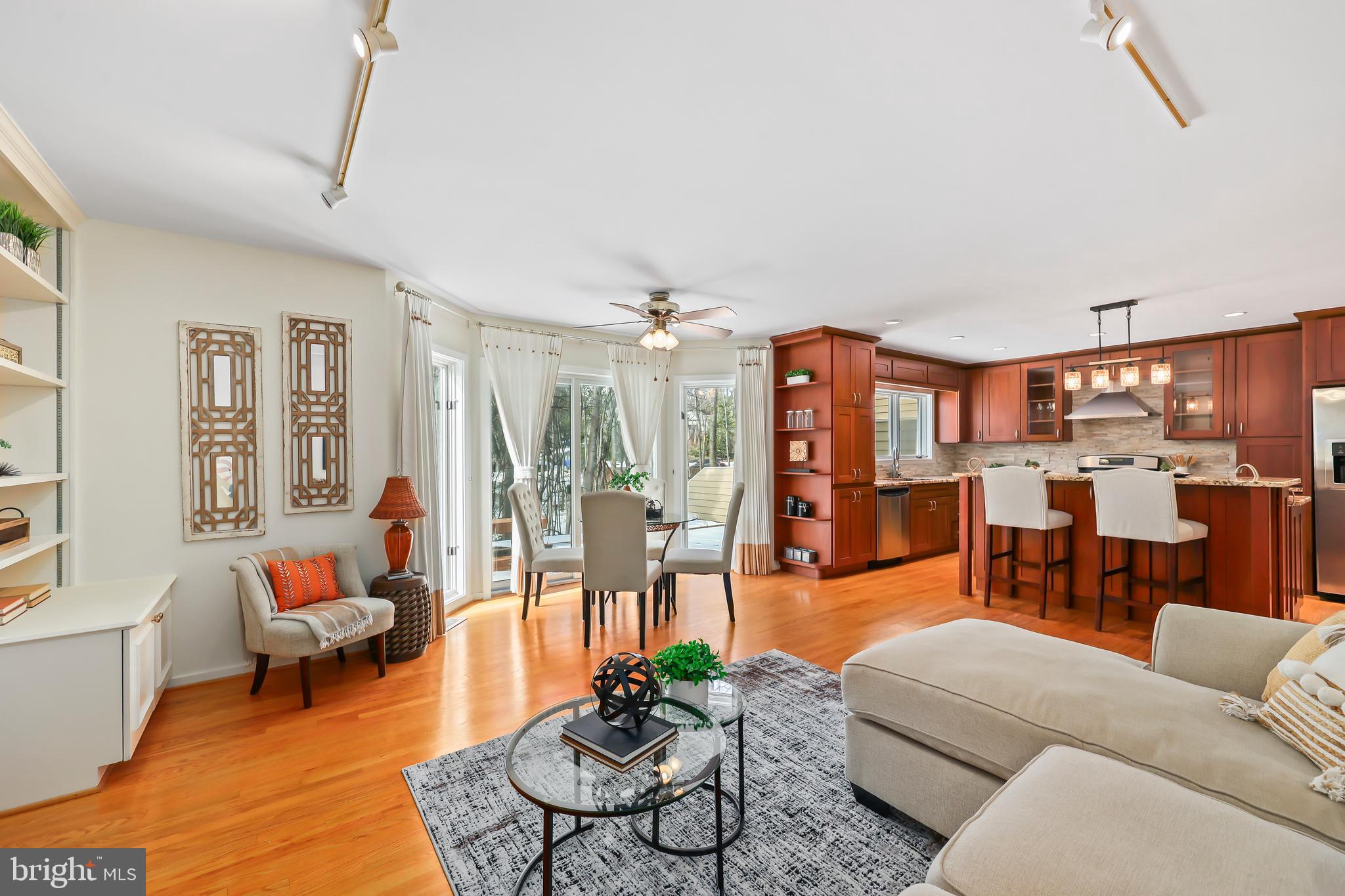 RESTON - Residential