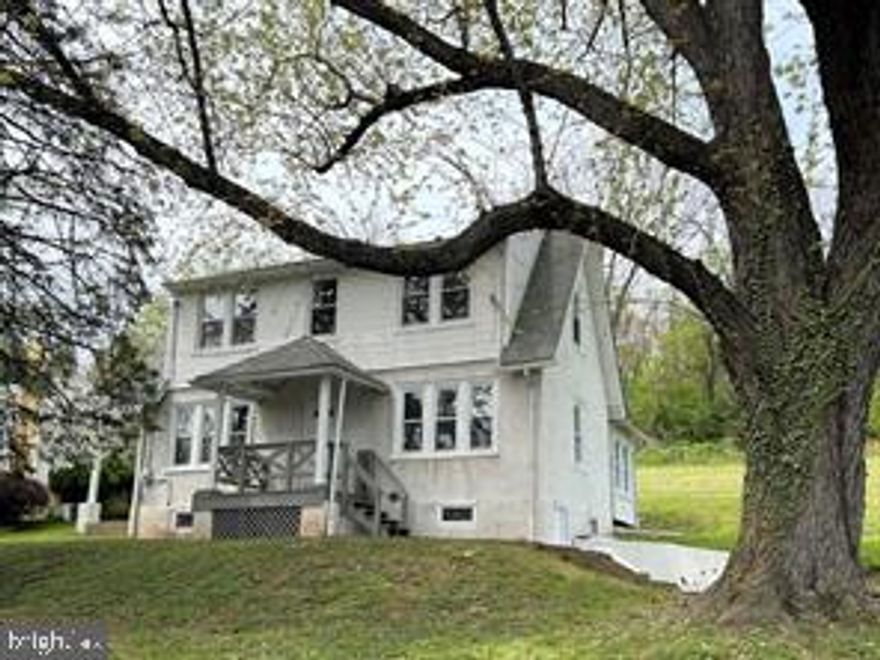 Short Sale.  Buyer pays $6,000 loss mitigation fee.  Enter at your own risk.