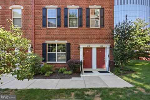 Photo of 413 Regatta Drive, PHILADELPHIA, PA 19146 (MLS # PAPH2652326)