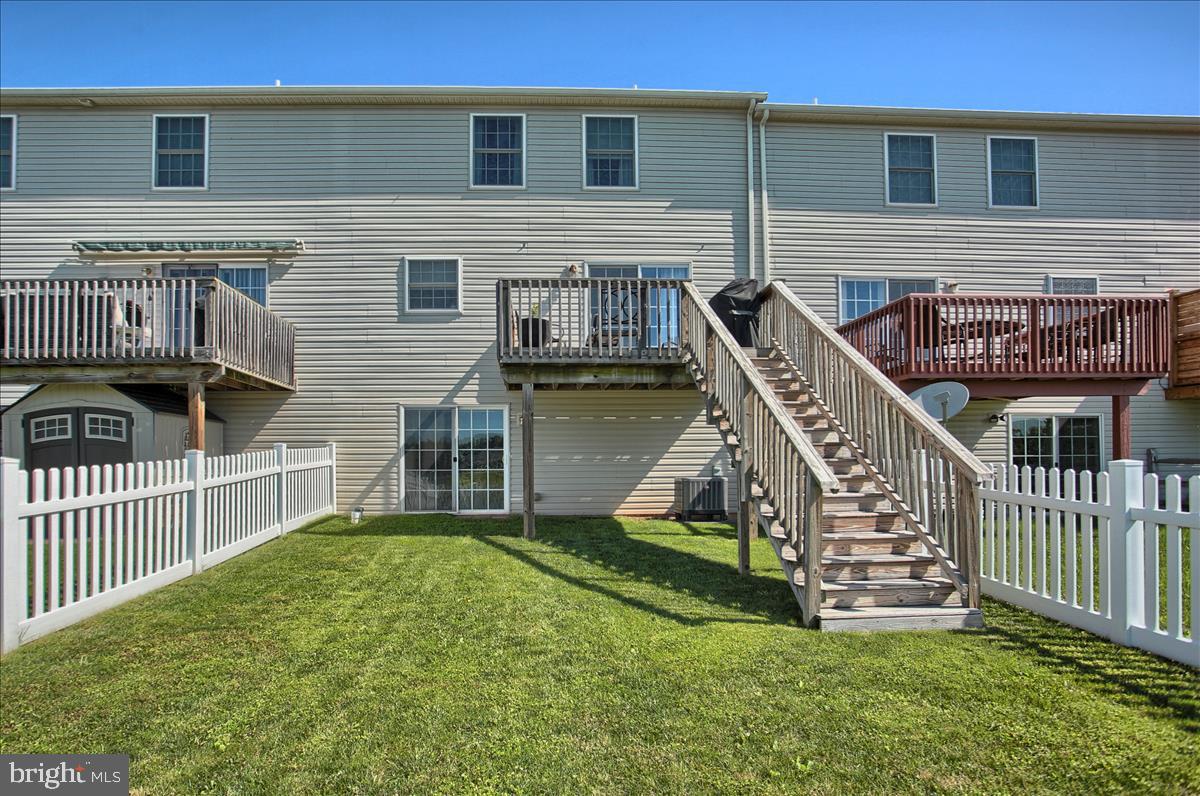 ASHCOMBE FARMS WEST - Residential