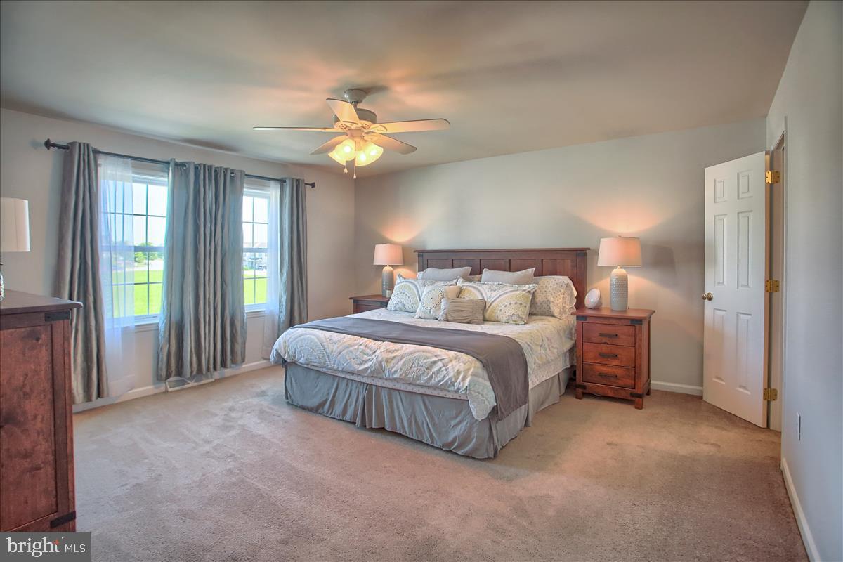 ASHCOMBE FARMS WEST - Residential