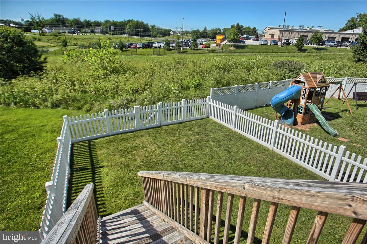 ASHCOMBE FARMS WEST - Residential