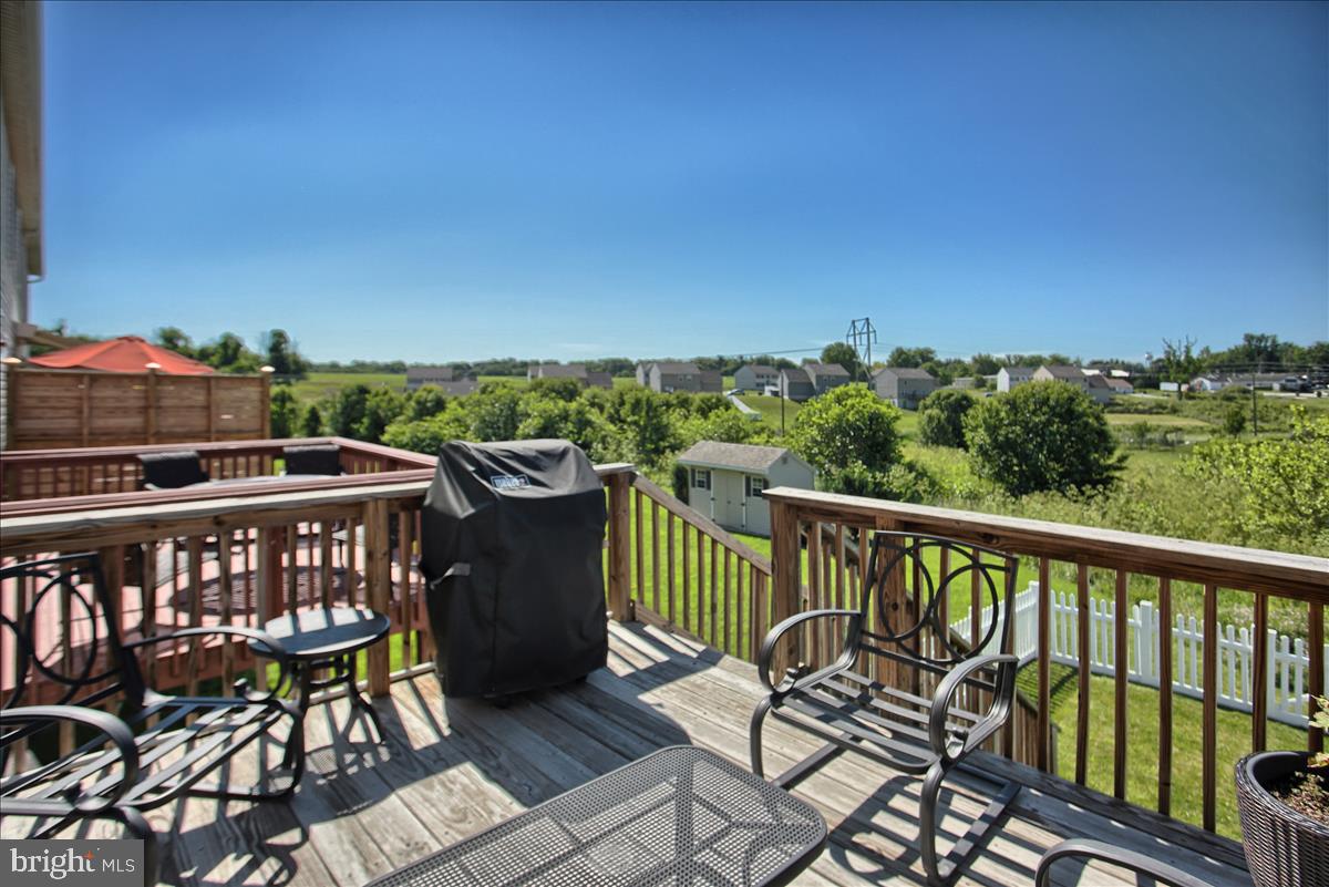 ASHCOMBE FARMS WEST - Residential