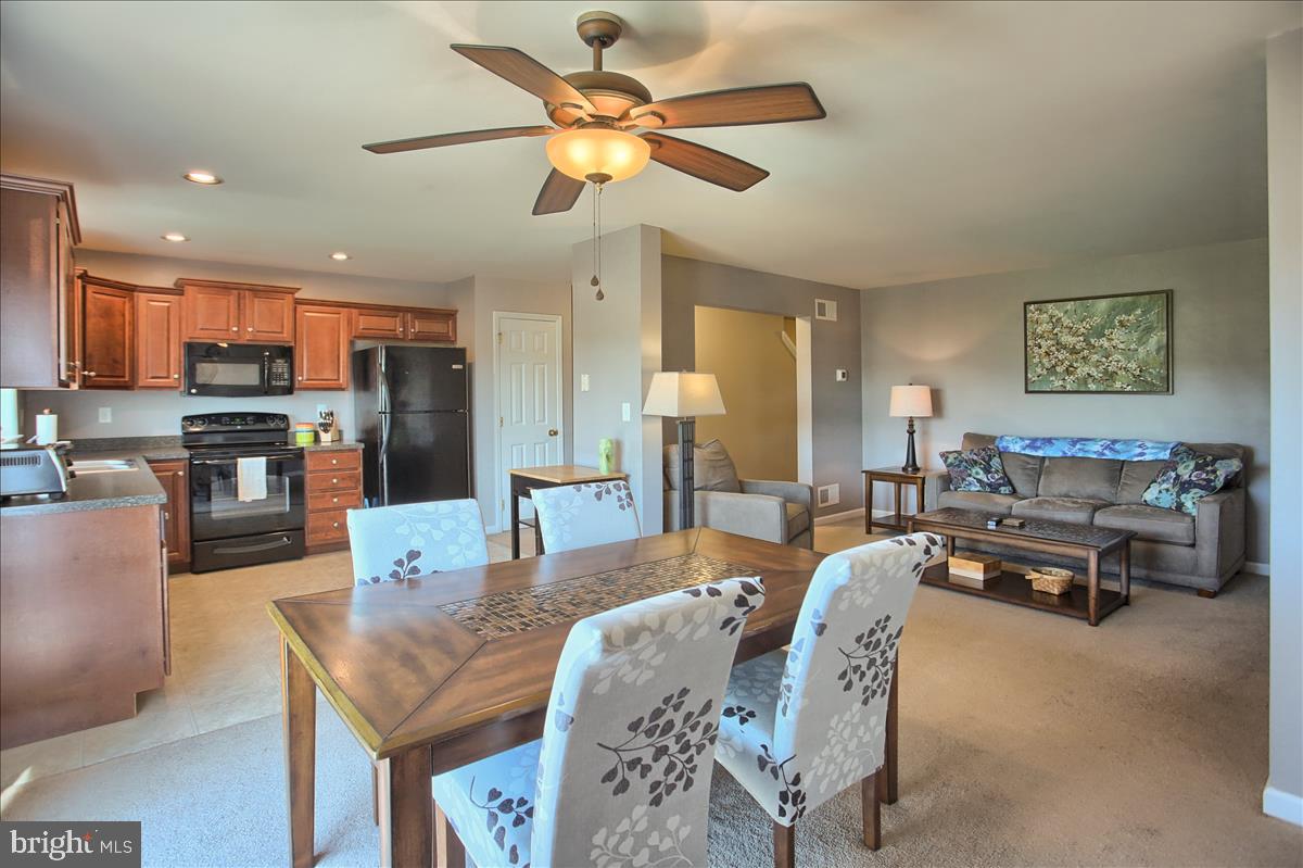 ASHCOMBE FARMS WEST - Residential