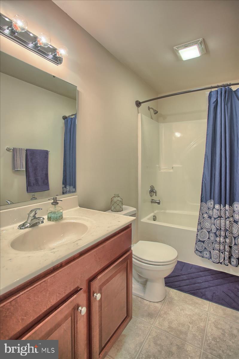 ASHCOMBE FARMS WEST - Residential