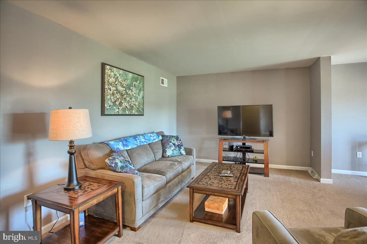 ASHCOMBE FARMS WEST - Residential