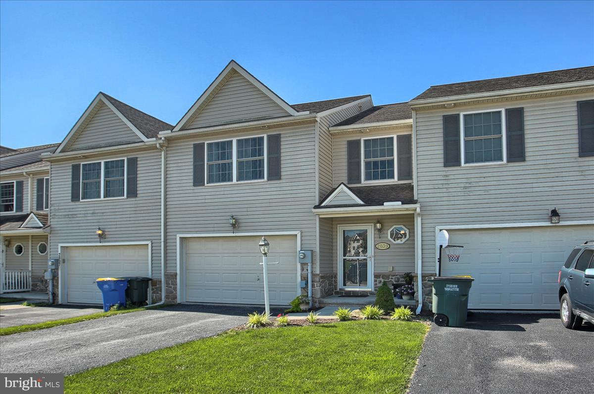 ASHCOMBE FARMS WEST - Residential