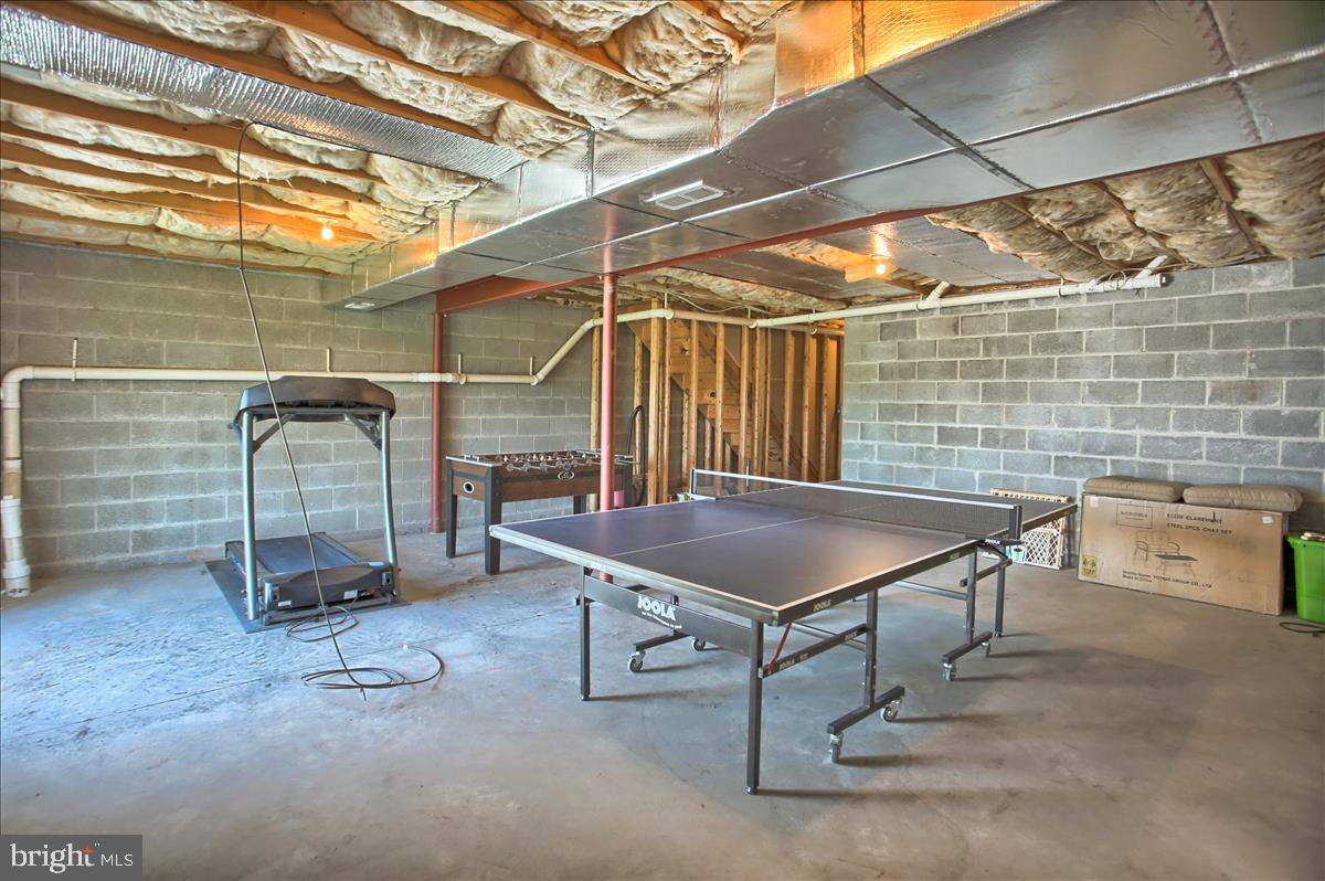 ASHCOMBE FARMS WEST - Residential